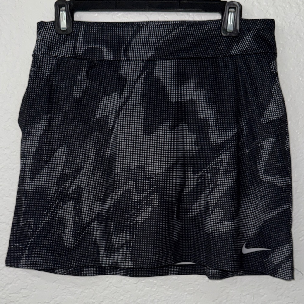 Nike black and gray Patterned GOLF Skort